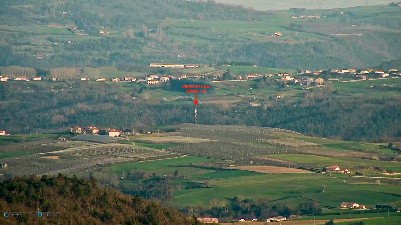 Pylône télécom vue aérienne drone